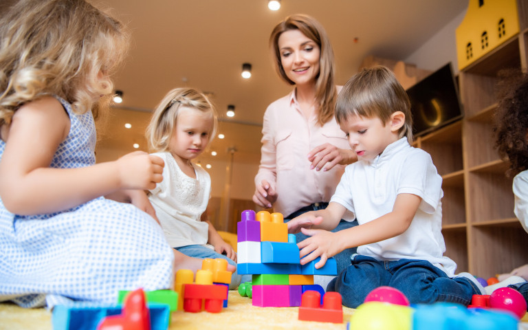 Des enfants qui jouent