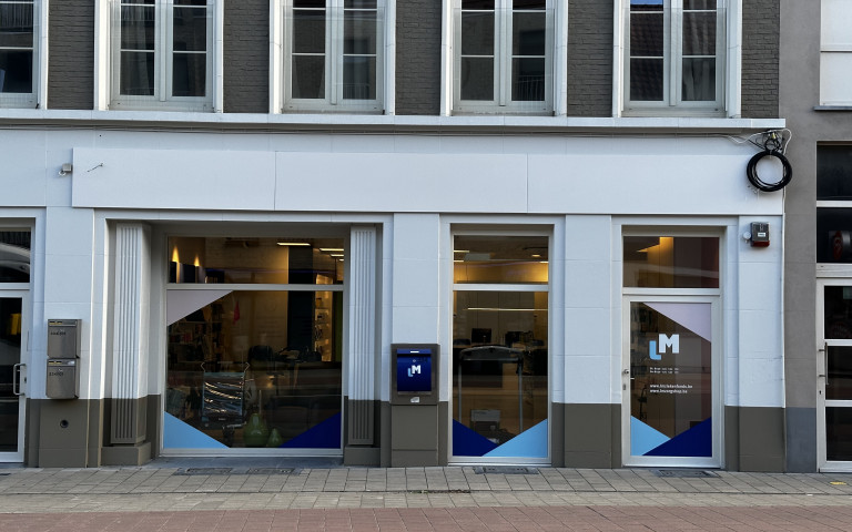 LM Zorgshop Sint-Amandsberg gevel