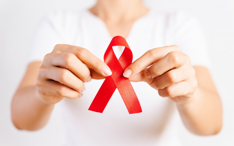 symbole bandeau rouge Lutte contre le Sida