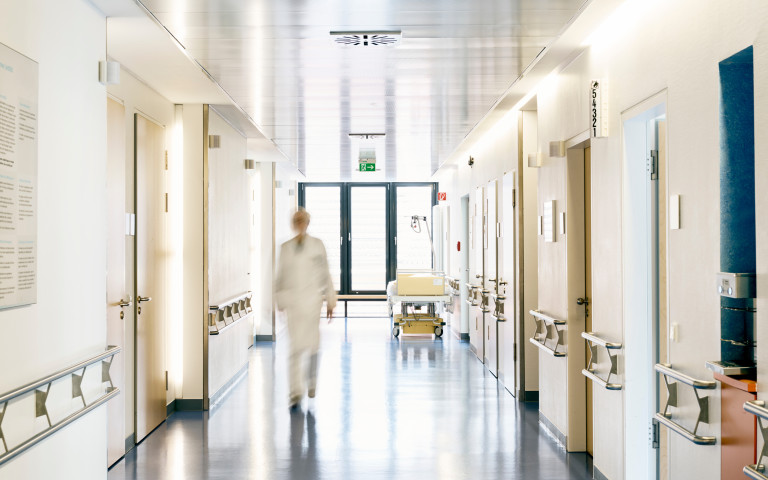 Couloir d'hôpital