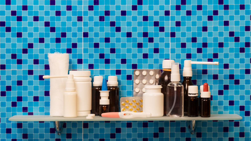 médicaments dans la salle de bains