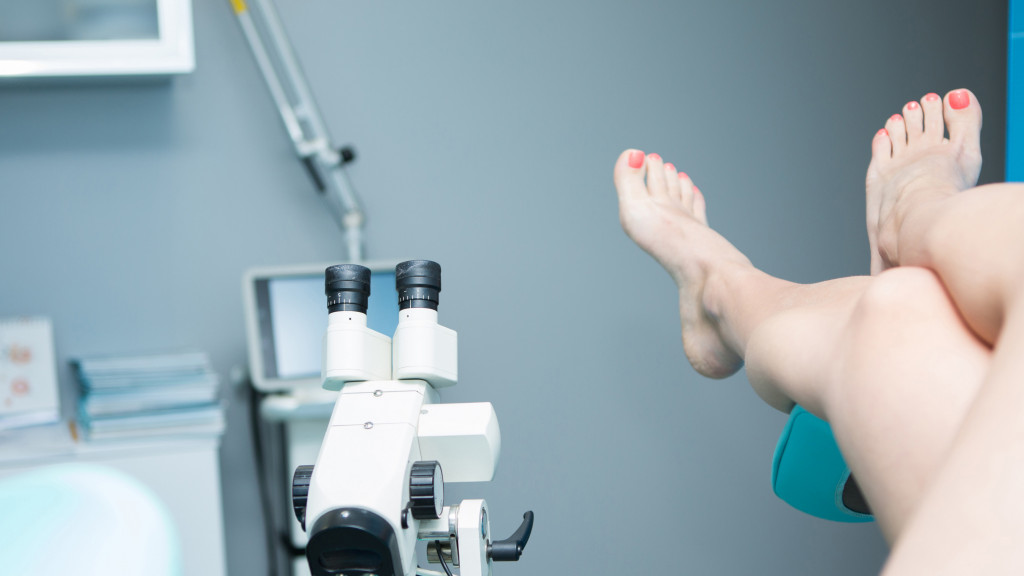 Benen vrouw op onderzoek bij gynaecoloog banner