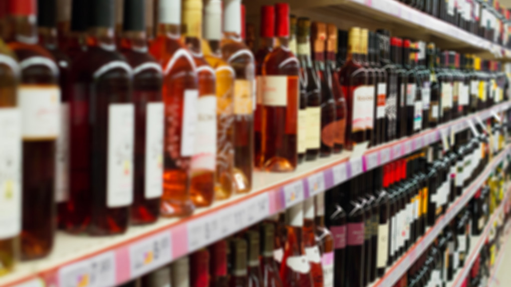 Rayon à vin dans un magasin