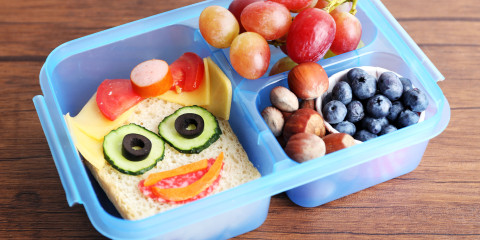 Gezonde gevulde brooddoos voor kinderen