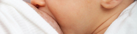 bébé allaitement maman