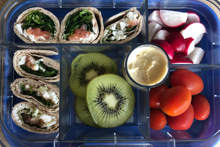 Volkoren wrap met zalm en smeerkaas gezonde brooddoos