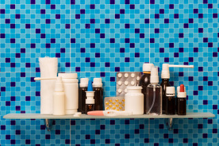 médicaments dans la salle de bains